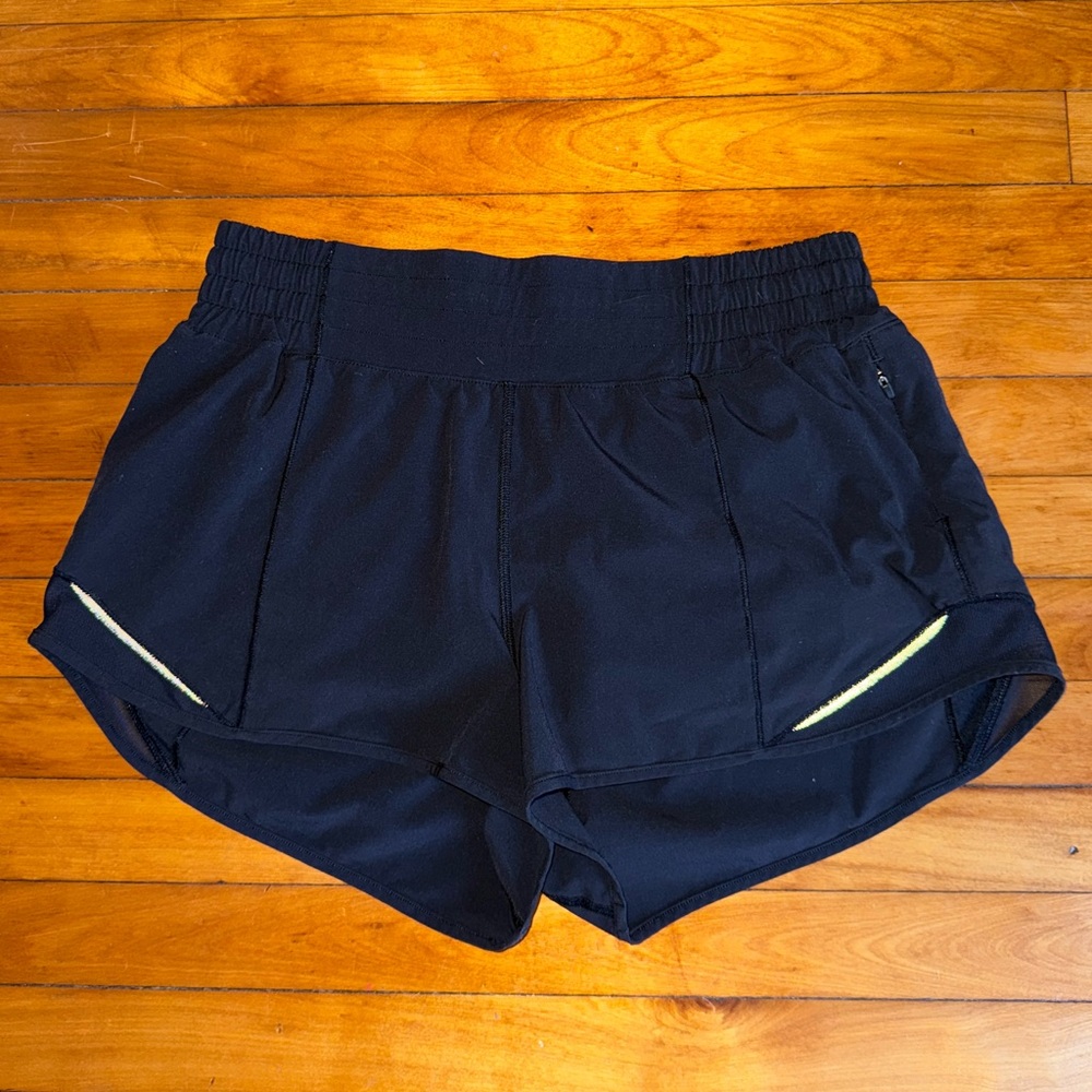 Lululemon Black Hotty Hot High Rise 2.5 inseam